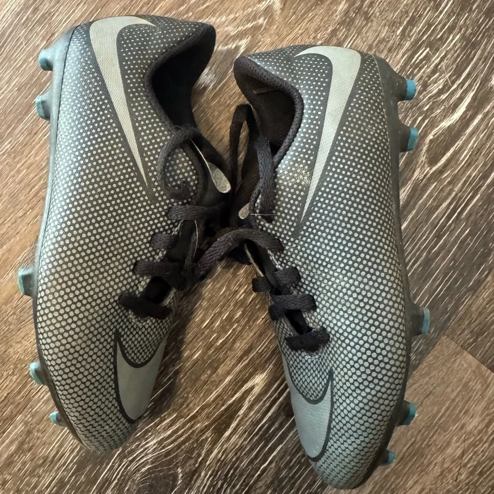 Nike Kids Black and Gray Soccer Cleats - Little Kids 13C